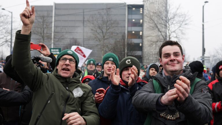 Farmers celebrate as the EU parliament’s vote result is announced on a referral of the Mercosur deal to the EU courts, in Strasbourg on January 21, 2026.