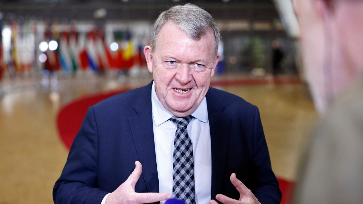 Denmark’s Foreign Minister Lars Løkke Rasmussen talks to journalists ahead of a EU Foreign Affairs Council meeting at the EU headquarters in Brussels on January 29, 2026.