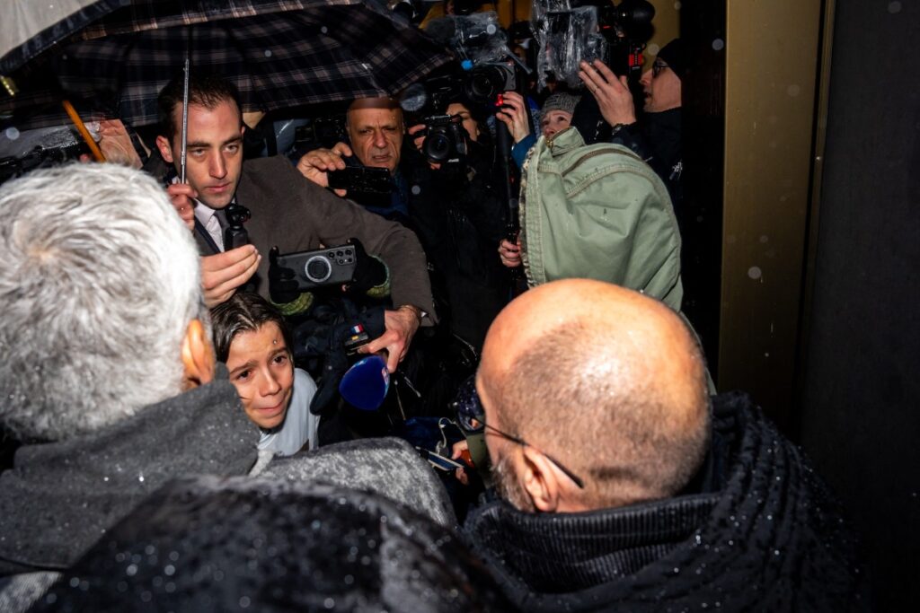 Swiss Inferno Nightclub Owners Mobbed by Victims’ Families