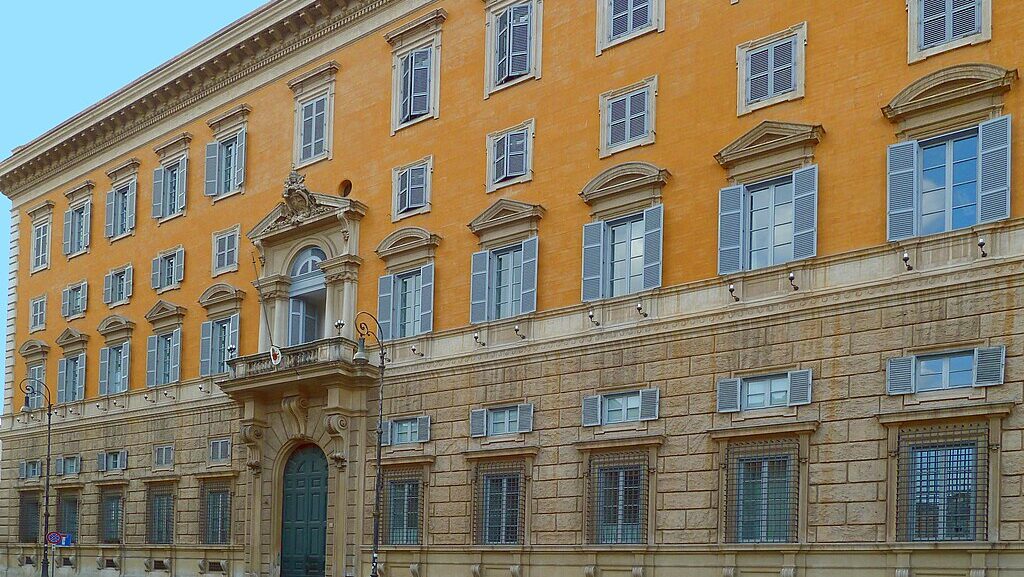 Vatican Keeps Door Open for Discussion with Traditionalist Society