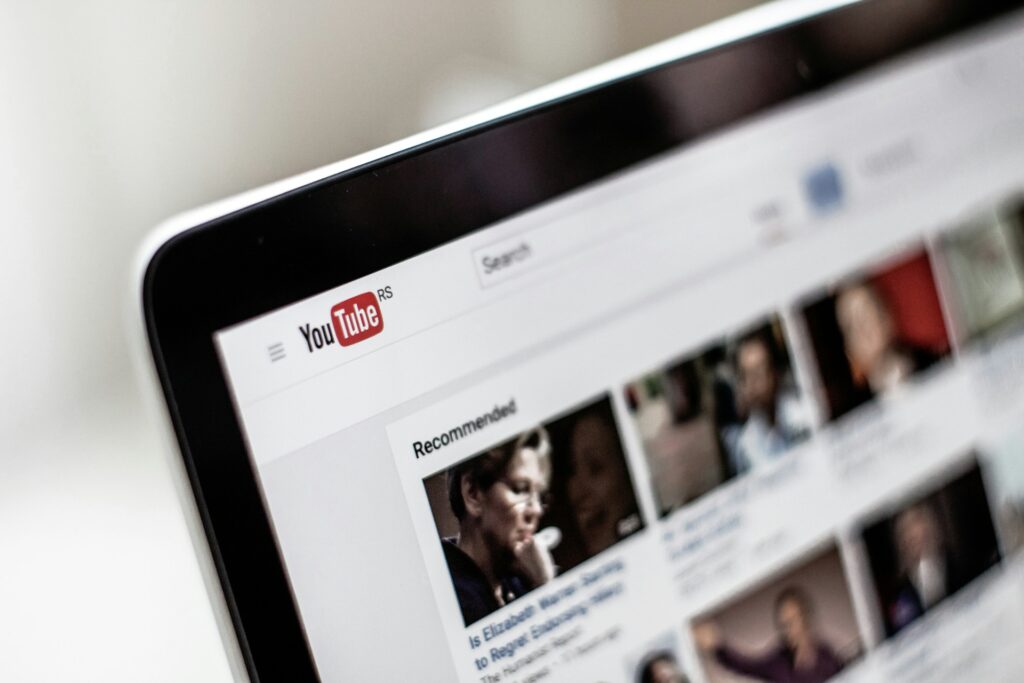Executive Defends YouTube in Social Media ‘Addiction’ Trial