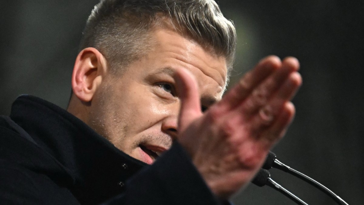 Hungarian Opposition Leader Would Introduce “Moscow-Style” Censorship