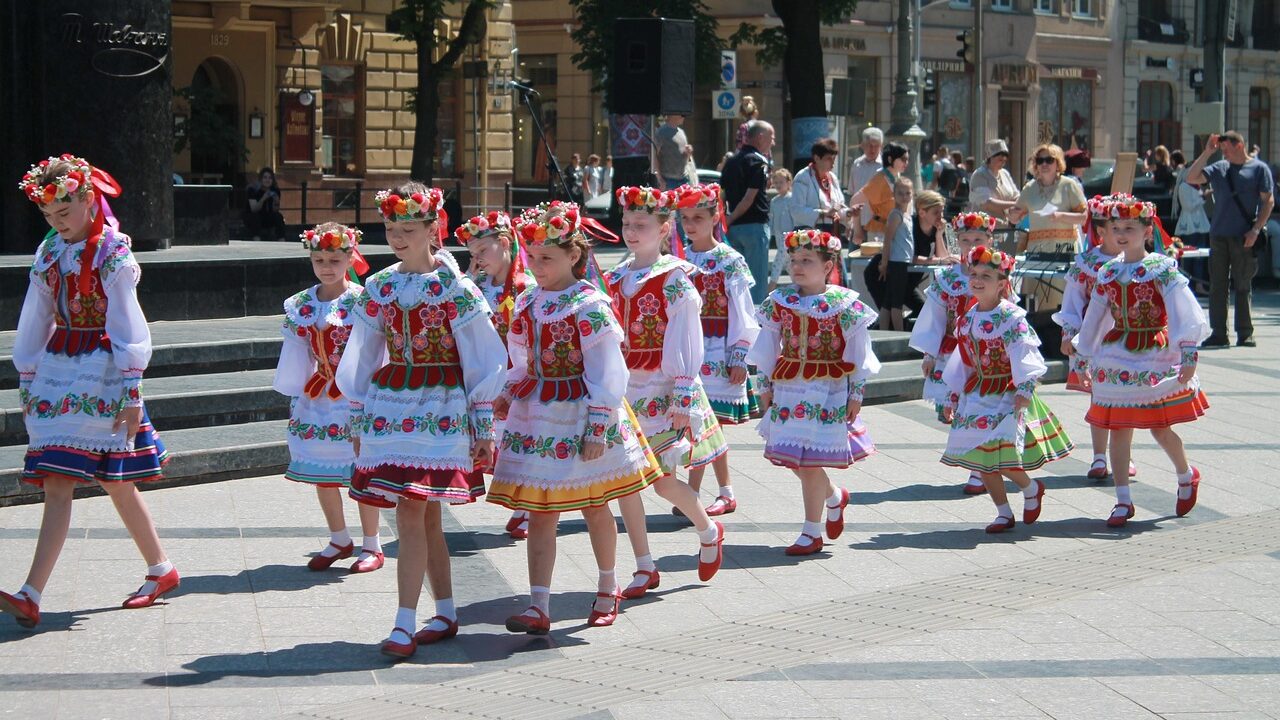 A Conservative Welfare State for a People with a Long Memory