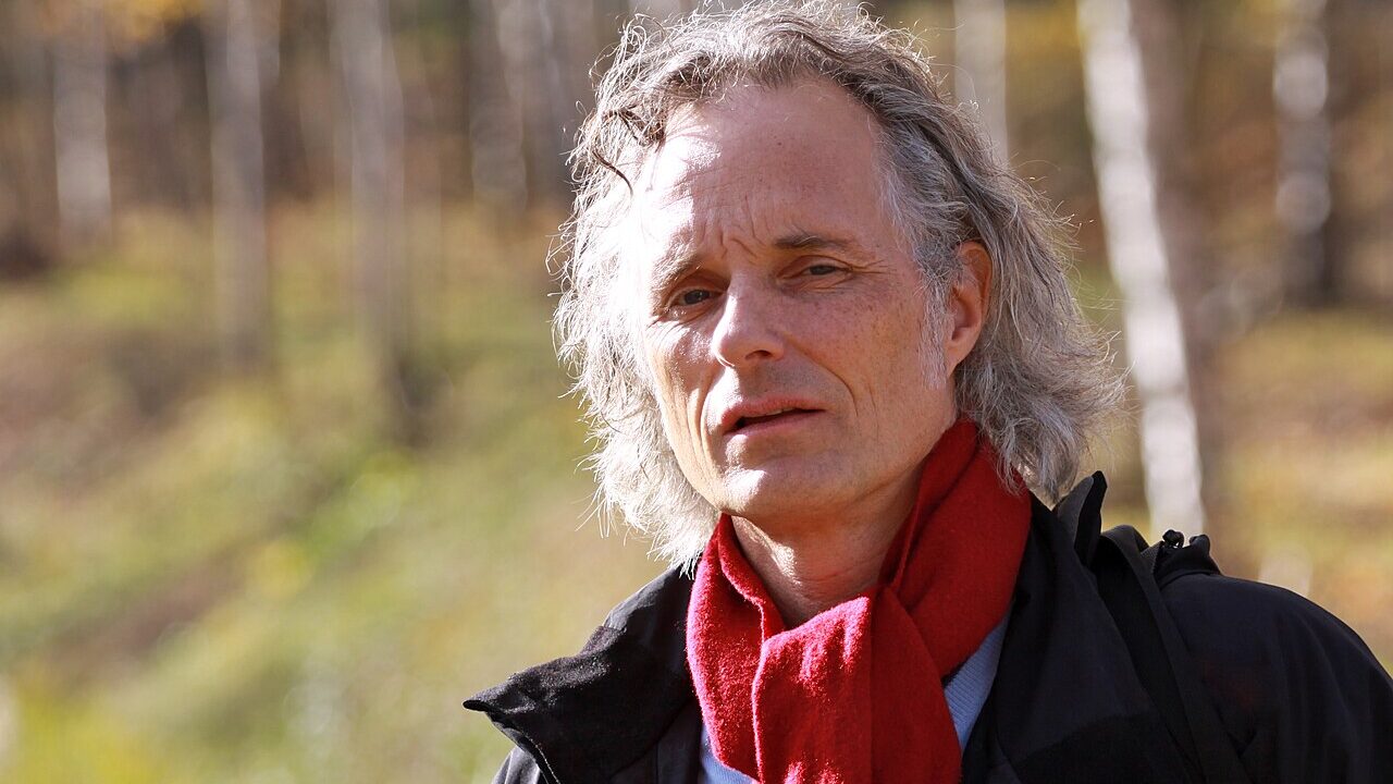 “Pro-Russian” German Journalist De-Banked