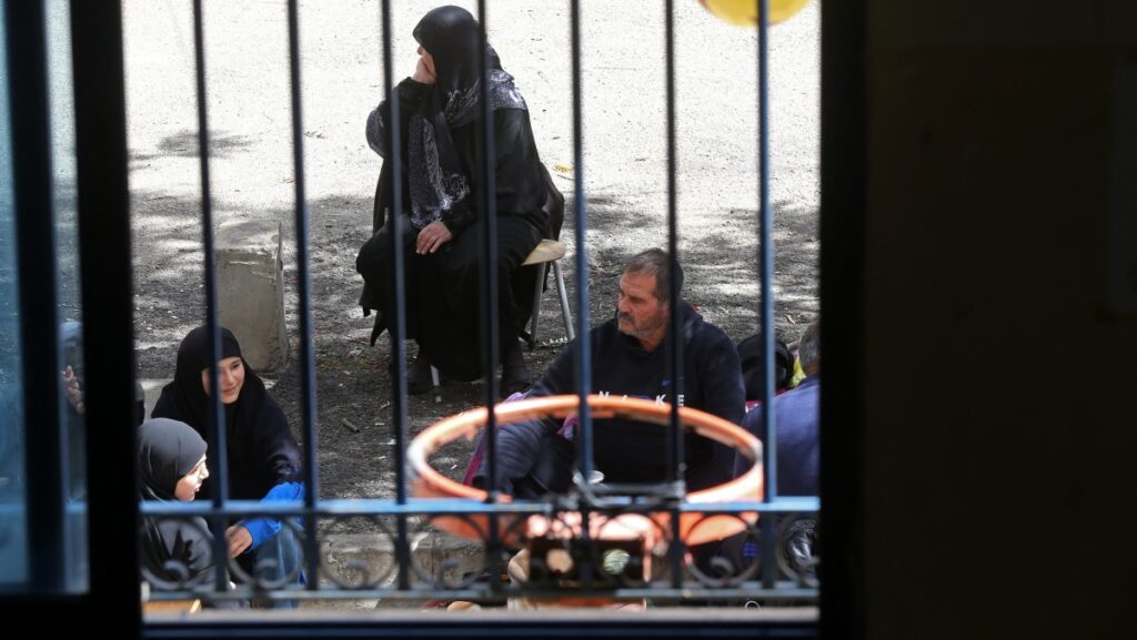 Mass Exodus: Nearly 120,000 Syrians Return Home Amid Lebanon War