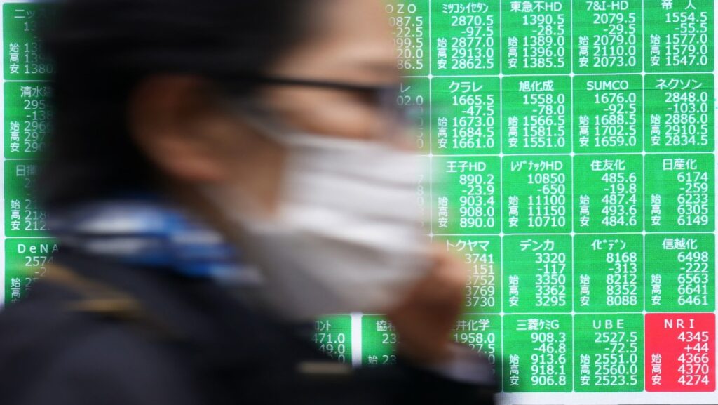 Stocks Slide as Iran Strikes Gulf Energy Sites