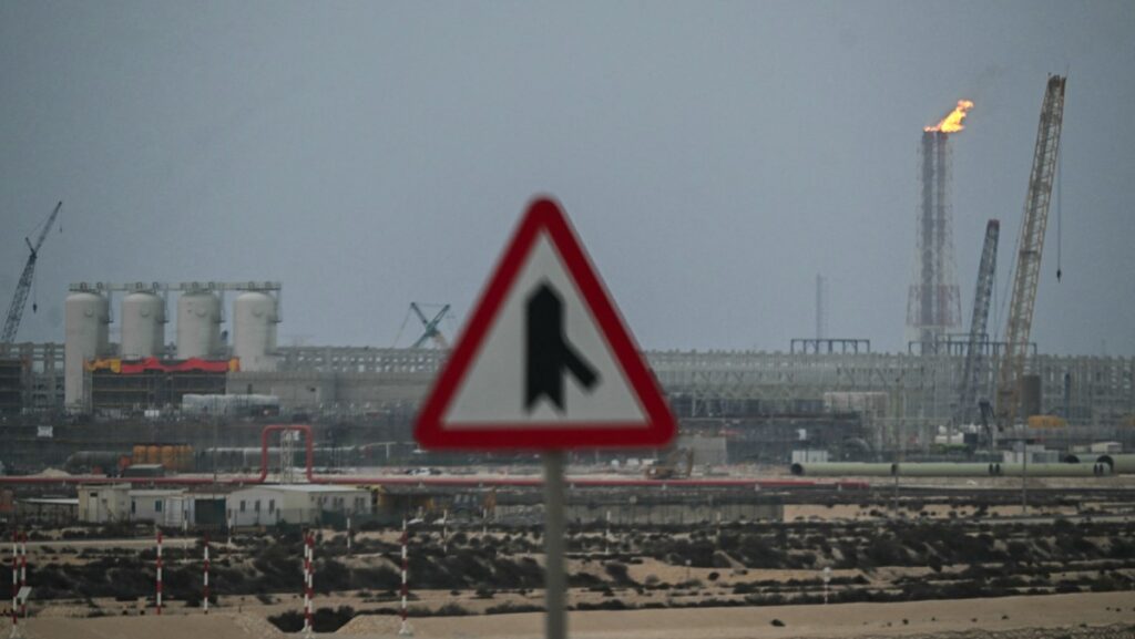 Missiles Hit World’s Biggest LNG Hub as Iran Escalates War
