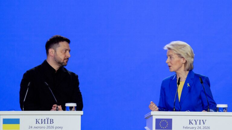 Ukraine’s President Volodymyr Zelensky (L) and President of the European Commission Ursula von der Leyen (R) attend a press conference in Kyiv on February 24, 2026.