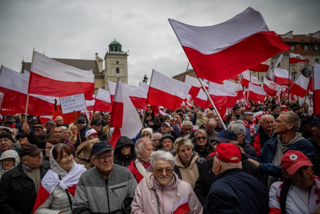 “Stop Pact”: Polish Patriots Campaigning Against EU Migration Pact