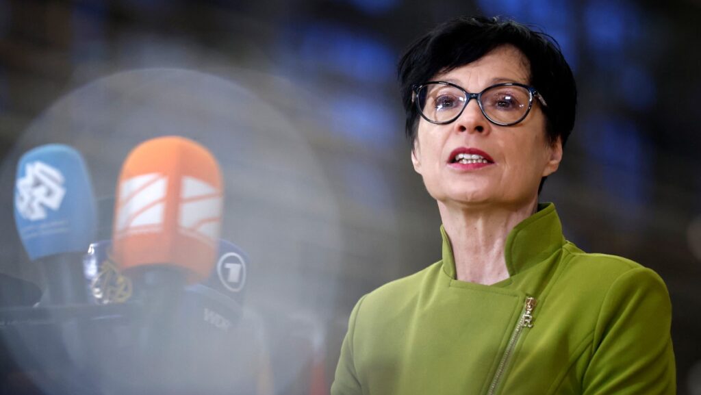 Without Orbán, Brussels Speeds Up Ukraine’s Entry Into the EU