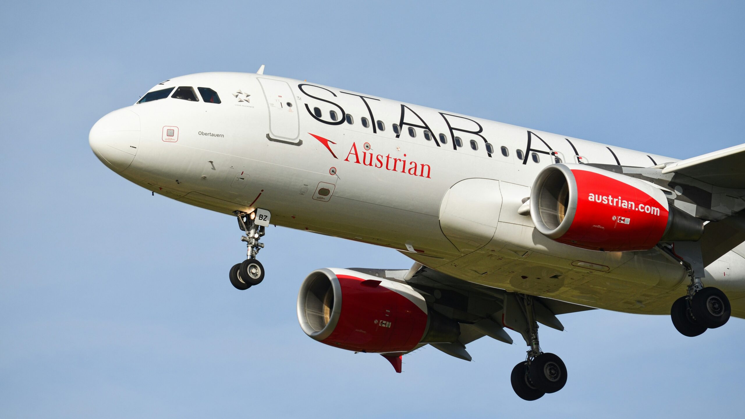 Australian plane taking off, illustration deportations (Unsplash)