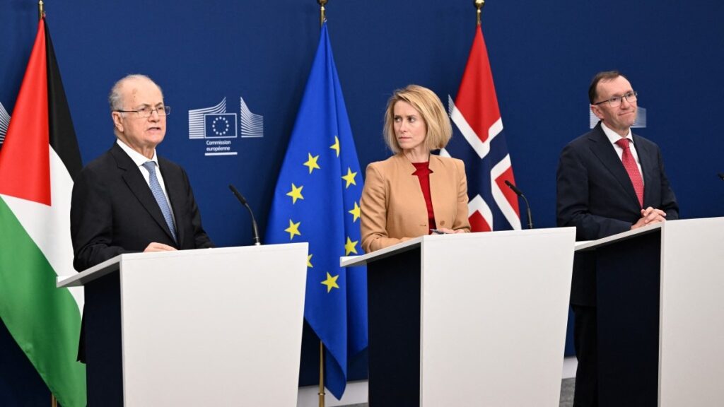 Norwegian Minister for Foreign Affairs Espen Barth Eide (R), Palestinian Prime Minister Mohamed Mustafa and EU High Representative and Vice-President for Foreign Affairs and Security Policy Kaja Kallas (C) give a press statement before a Ad Hoc Liaison Committee (AHLC) Ministerial Meeting, in Brussels on April 20, 2026.