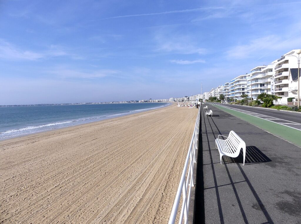 Once-Peaceful Resort La Baule Drawn into Local Crime Wave