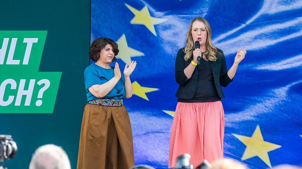 Tired of Open Debate? SPD, Greens, and Die Linke Exit X