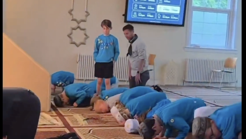 Scottish Boy Who Wouldn’t Bow to Mecca Goes Viral
