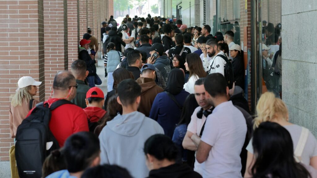 After Sánchez’ Migrant Regularisation: 3 Murders in 48 Hours