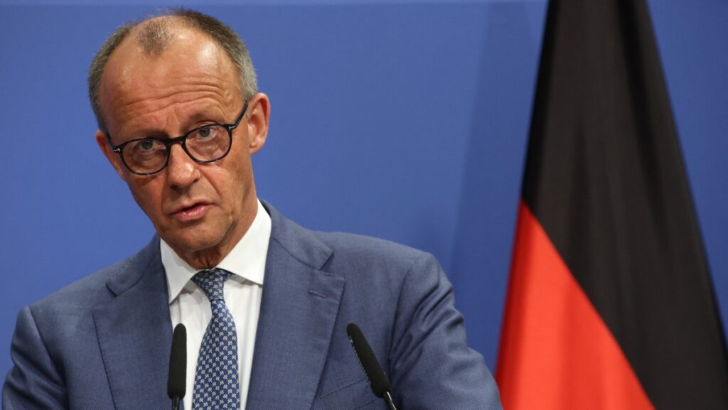 Germans Want ‘Politician Insult’ Law Scrapped, Poll Finds