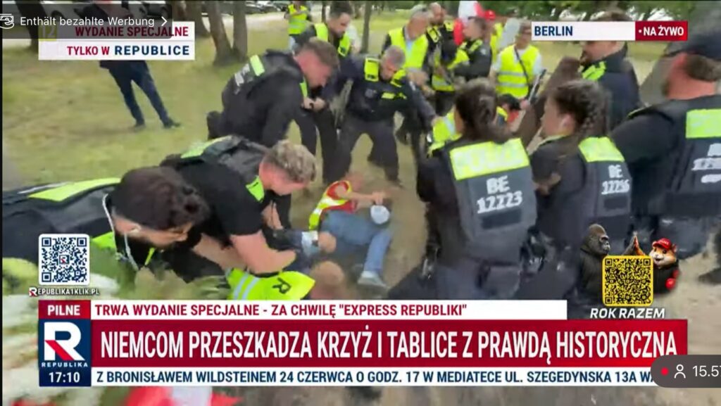 “Happy Holidays”: Polish Foreign Minister Mocks Poles Assaulted by German Police