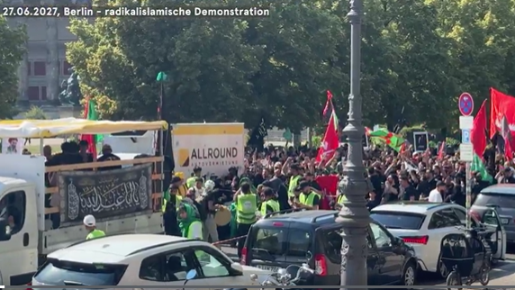 Screenshot of a video of the Ashura march in Berlin uploaded to X