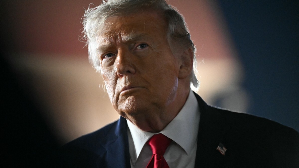 U.S. President Donald Trump speaks to the press before boarding Air Force One in New York, on June 9, 2026.