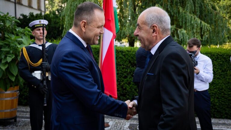 Poland’s President Karol Nawrocki (L) shakes hands with Hungary’s President Tamás Sulyok in Poznań, Poland, on June 28, 2026