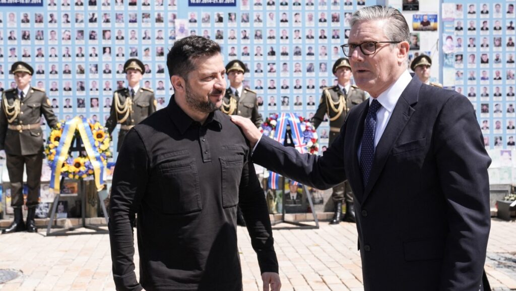 Rejected at Home, Starmer Takes One Last Bow in Kyiv
