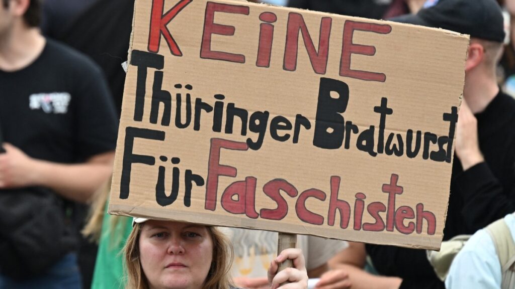 “Make Life Hell For Them”: Violence Incited Against German Right-Wing Journalists