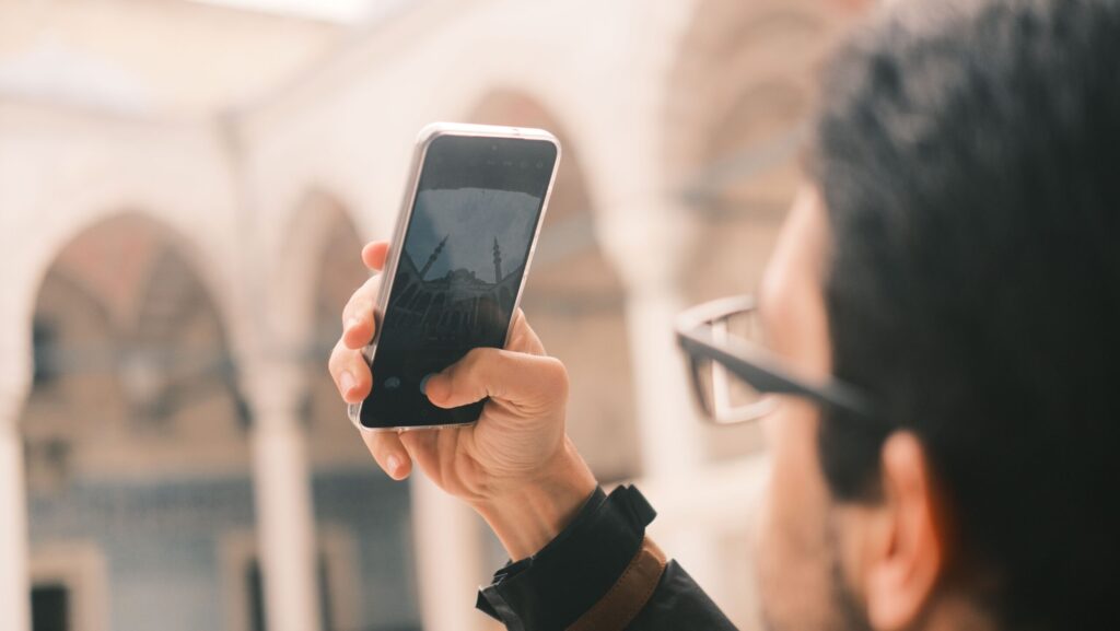 The Smartphone and the Disorder of Modernity