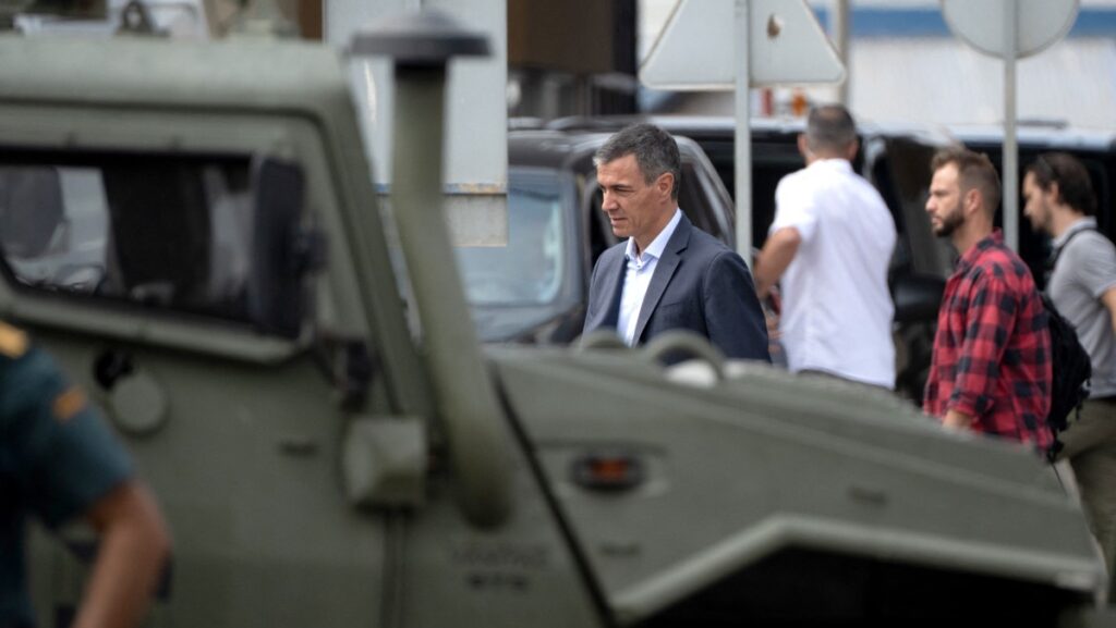 Sánchez Continues Holiday Amid Ceuta Migrant Crisis